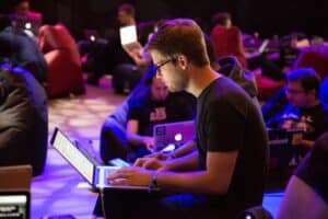 Lire la suite à propos de l’article Rendre son IT résiliente : la méthode d&rsquo;une équipe ISO 27001