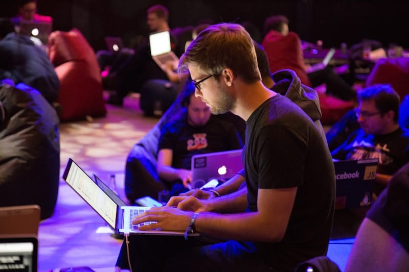 Équipe cybersécurité supervision SOC centre opérations sécurité