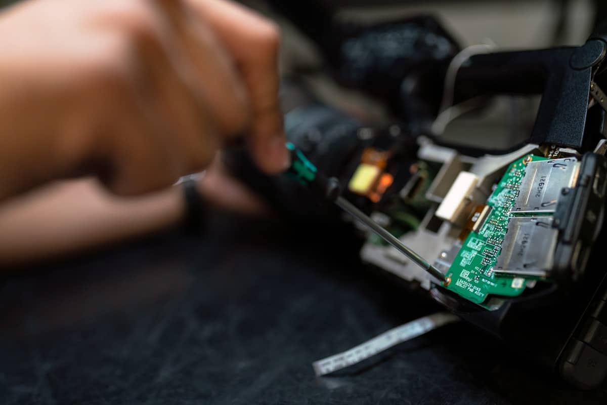 Technicien raccordement fibre optique mesure qualité